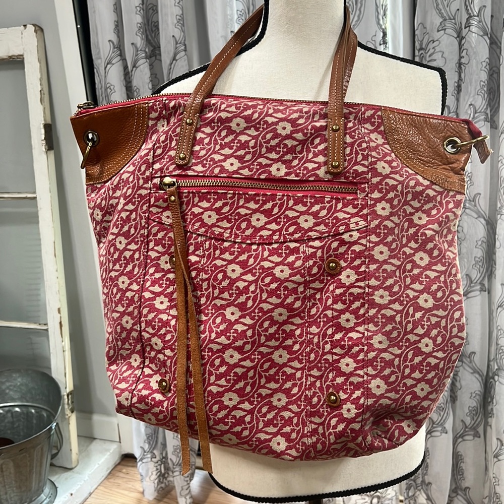 EUC - Lucky Brand Large handbag